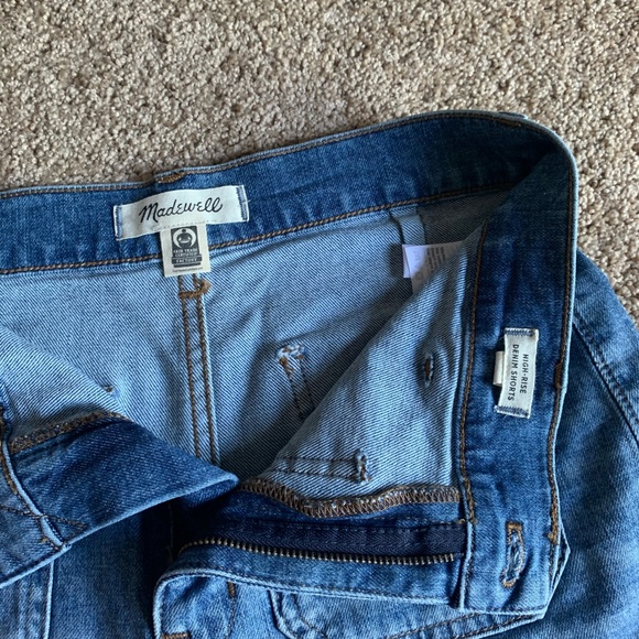 MADEWELL- High Rise Patch Pocket Denim Shorts - Picture 4 of 6